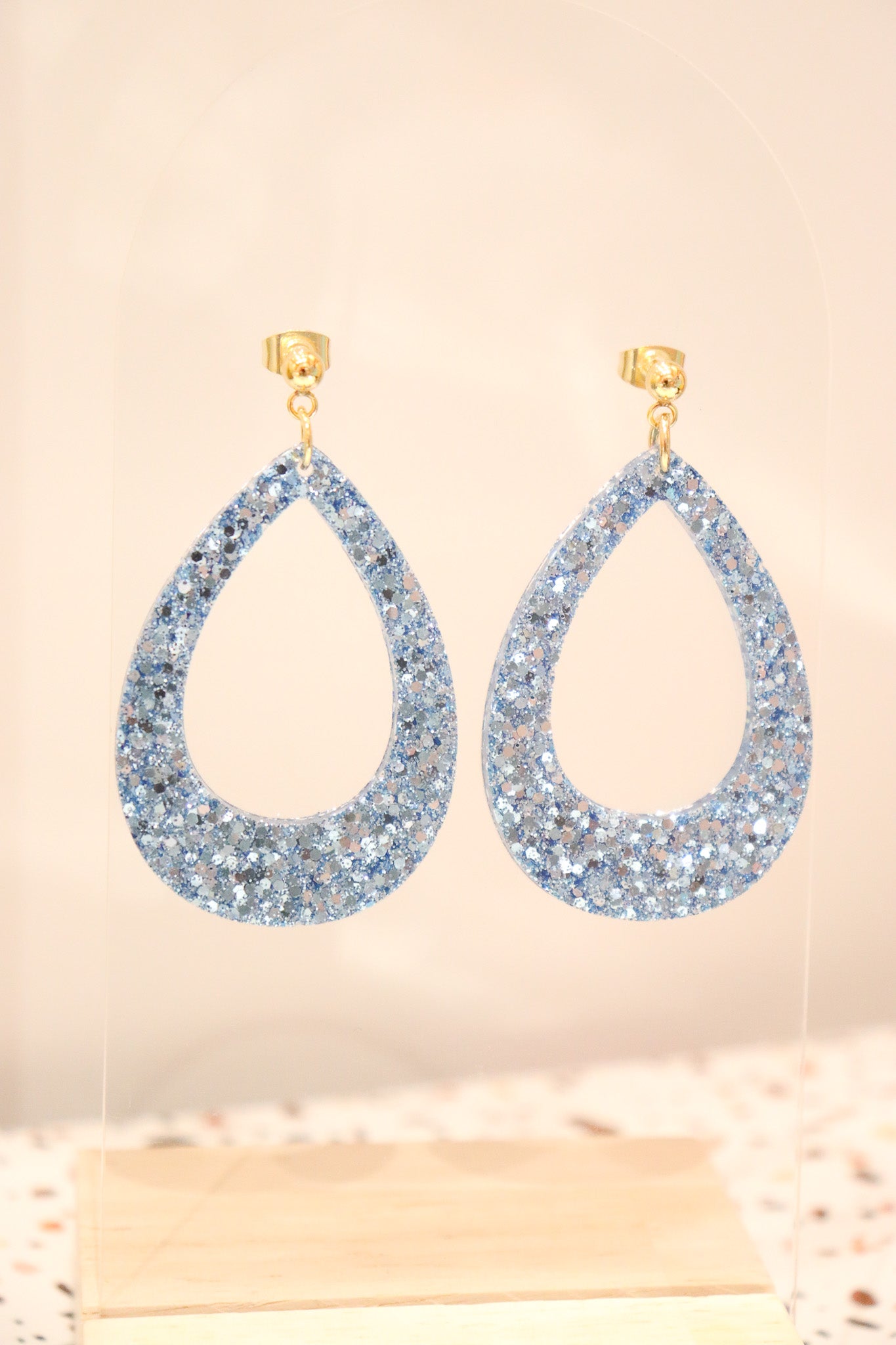 Boucles d'oreilles goutte résine pailletée