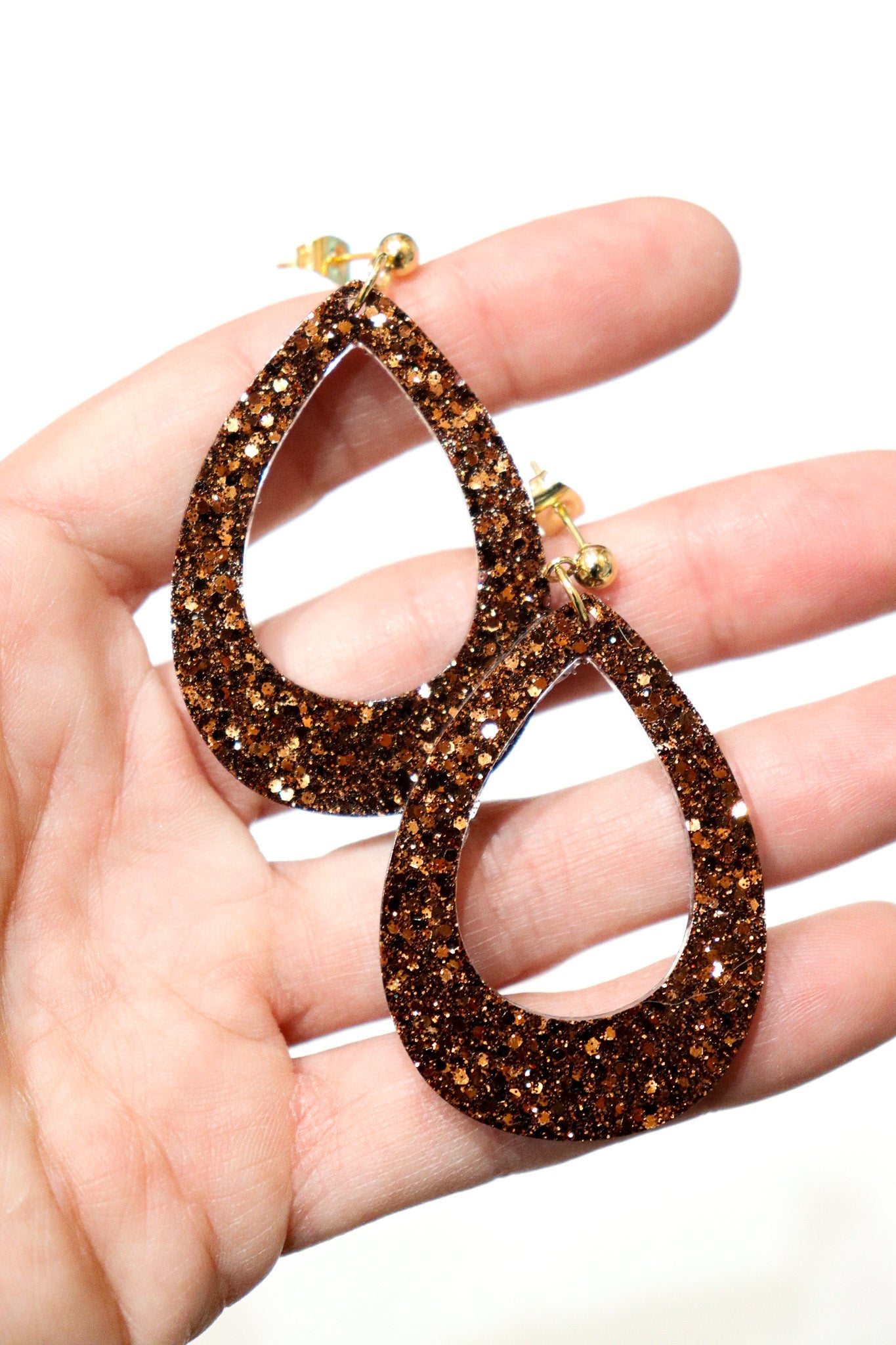 Boucles d'oreilles goutte résine pailletée