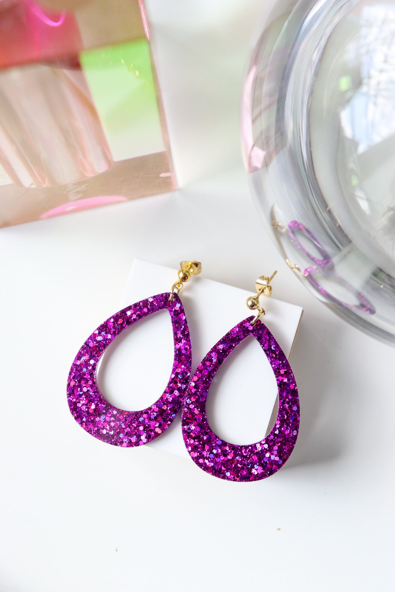 Boucles d'oreilles goutte résine pailletée