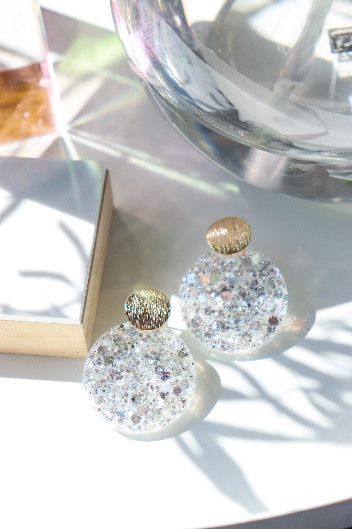 Boucles d'oreilles Béa résine à paillettes