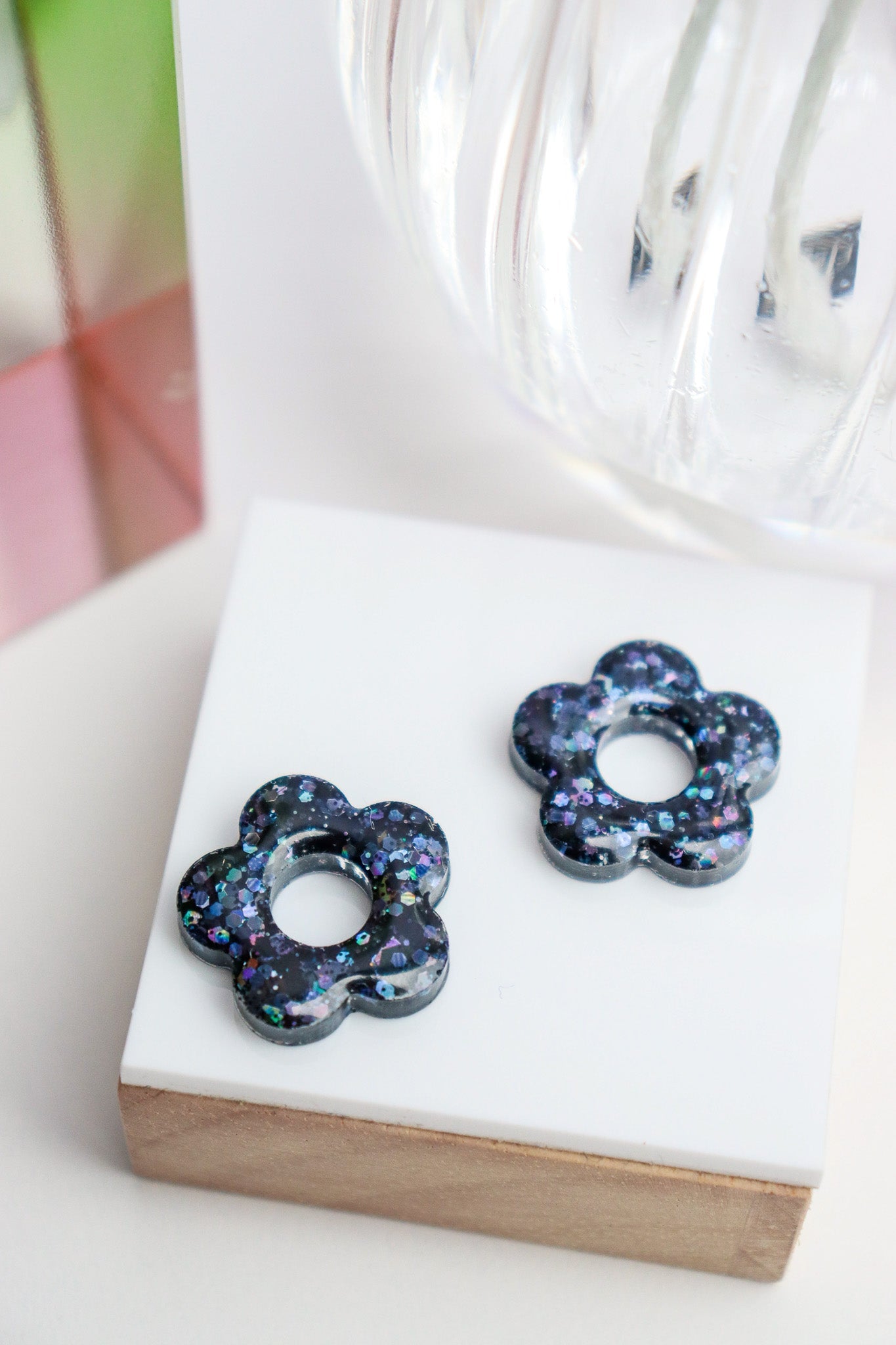 Boucles d'oreilles Isabelle L Paillettes noires